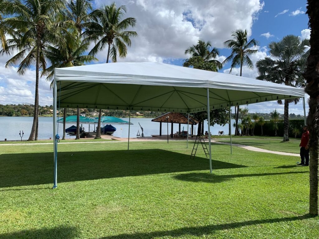 Tenda 10x10 em evento de locação