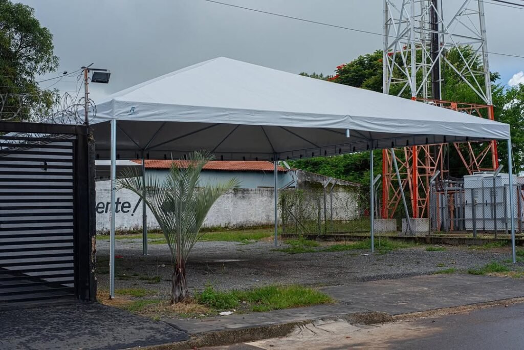Tenda Piramidal 10x10 montada da Aguiar Tendas